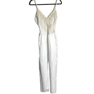 Vintage Victoria’s Secret Gold Crown Label Slip Nightgown Small‎